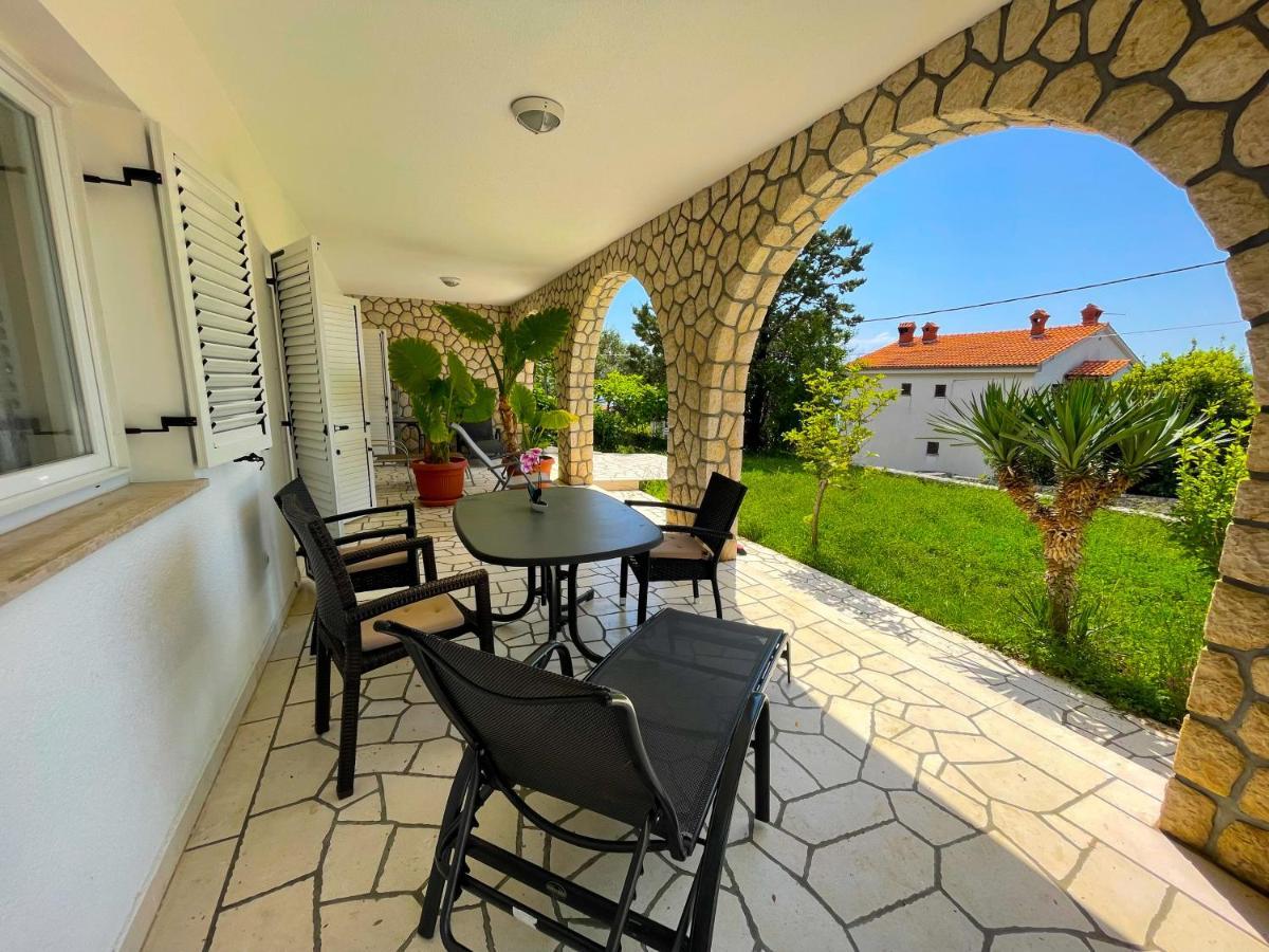 Apartments Sams Novi Vinodolski Ngoại thất bức ảnh