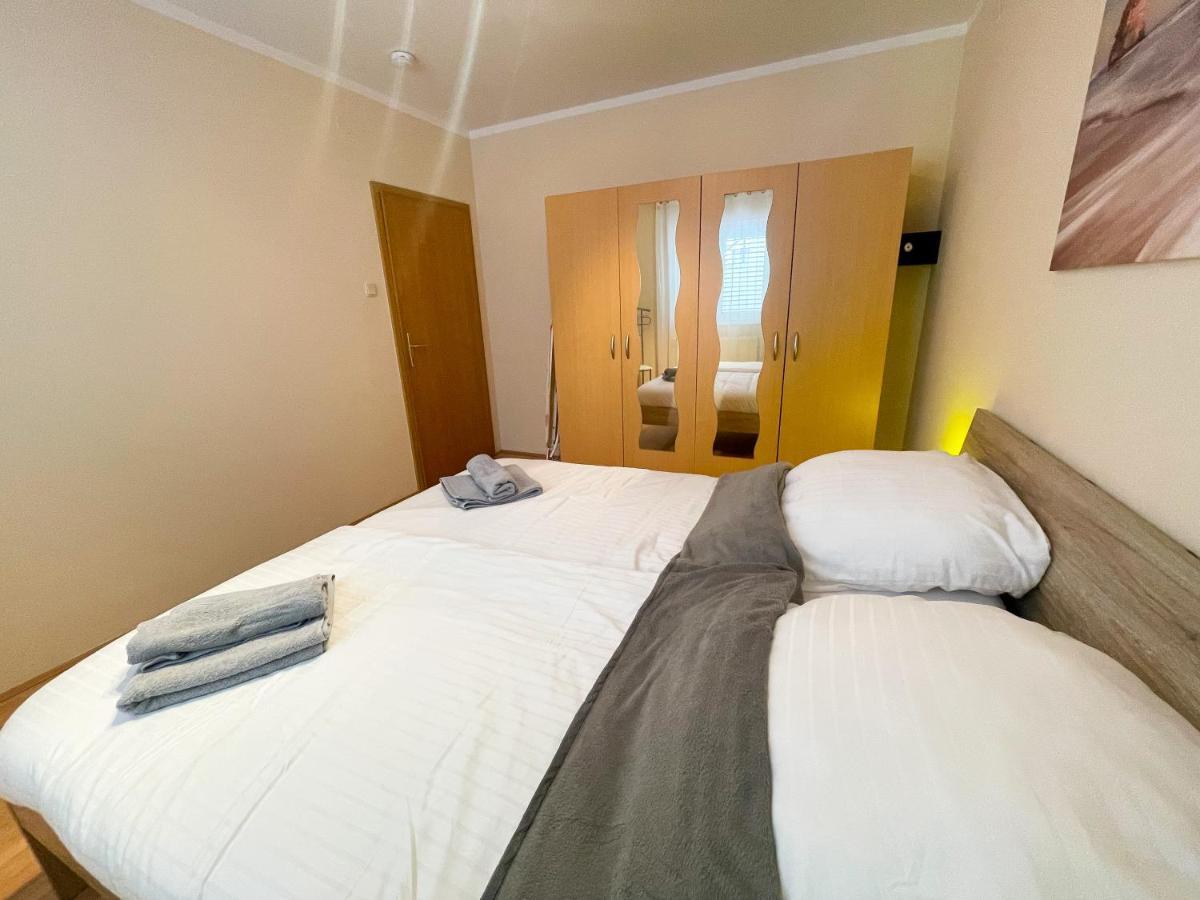 Apartments Sams Novi Vinodolski Ngoại thất bức ảnh
