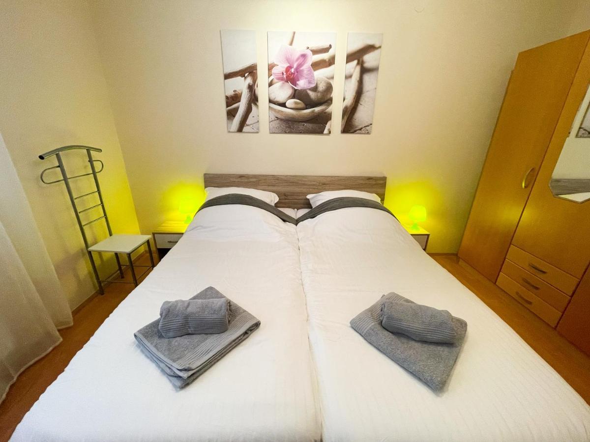 Apartments Sams Novi Vinodolski Ngoại thất bức ảnh