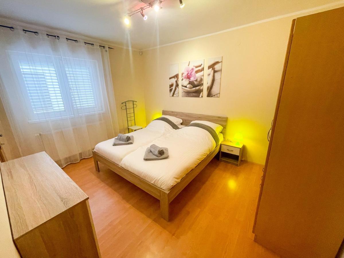Apartments Sams Novi Vinodolski Ngoại thất bức ảnh