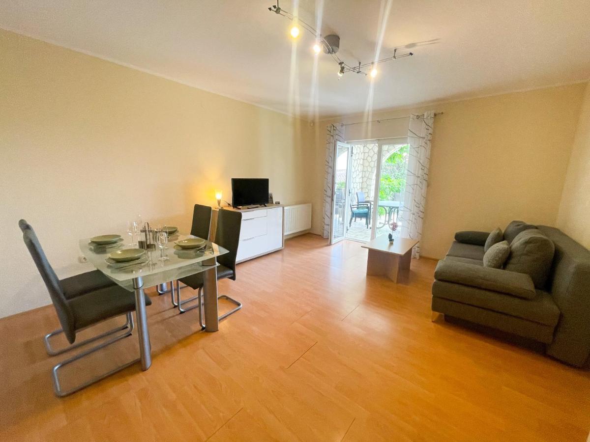 Apartments Sams Novi Vinodolski Ngoại thất bức ảnh