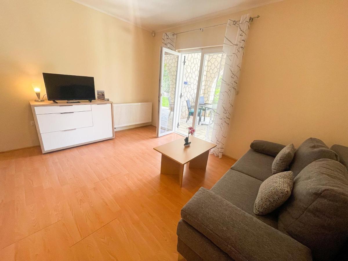 Apartments Sams Novi Vinodolski Ngoại thất bức ảnh