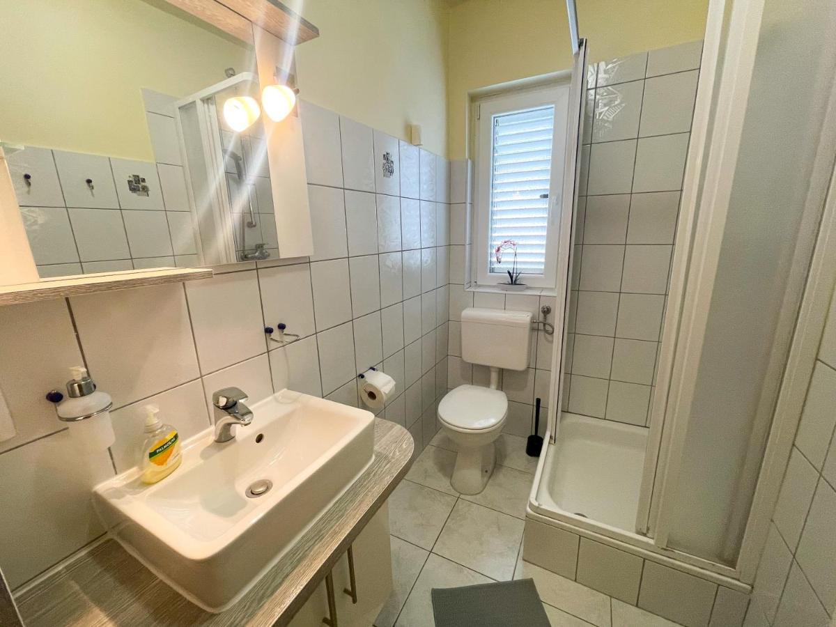 Apartments Sams Novi Vinodolski Ngoại thất bức ảnh