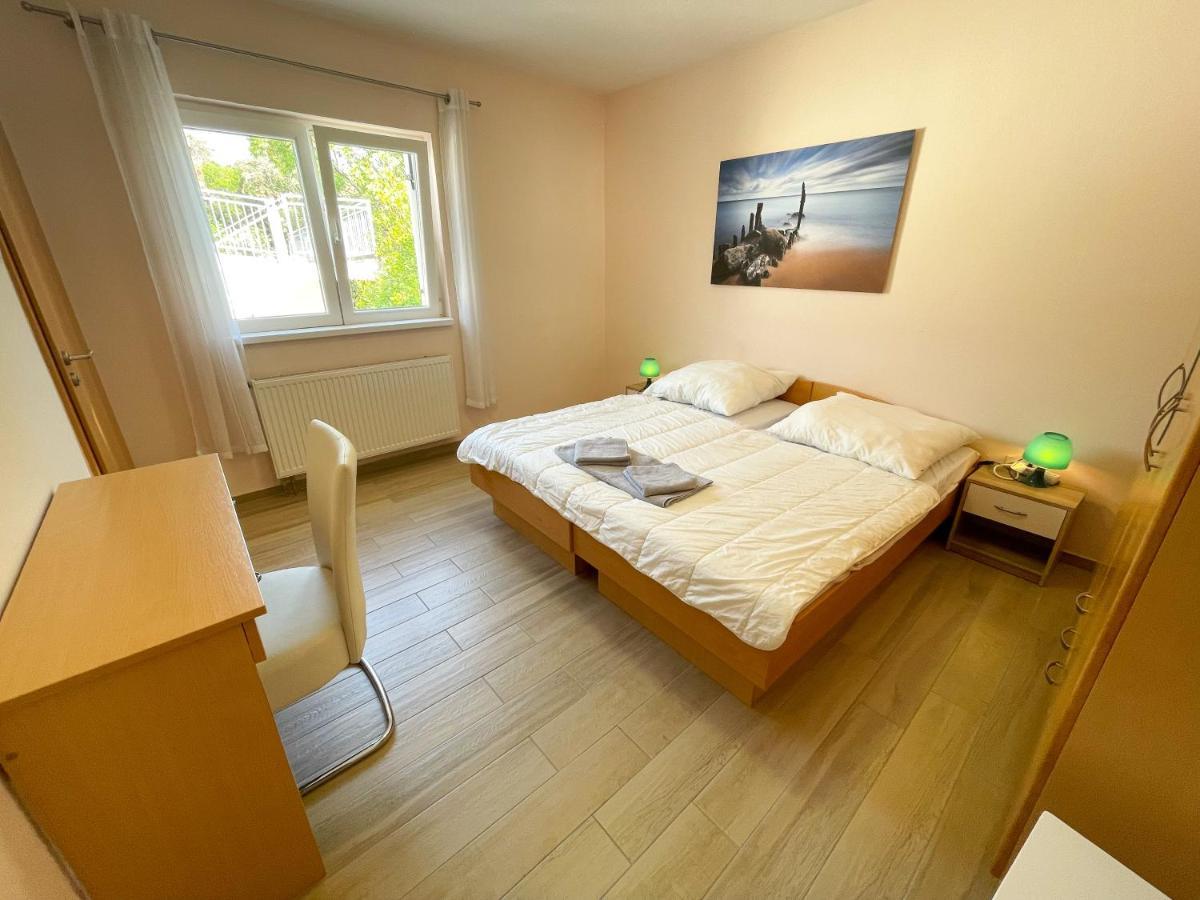 Apartments Sams Novi Vinodolski Ngoại thất bức ảnh