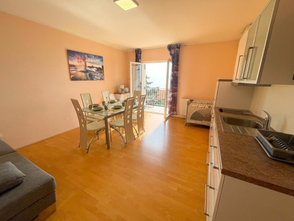 Apartments Sams Novi Vinodolski Ngoại thất bức ảnh
